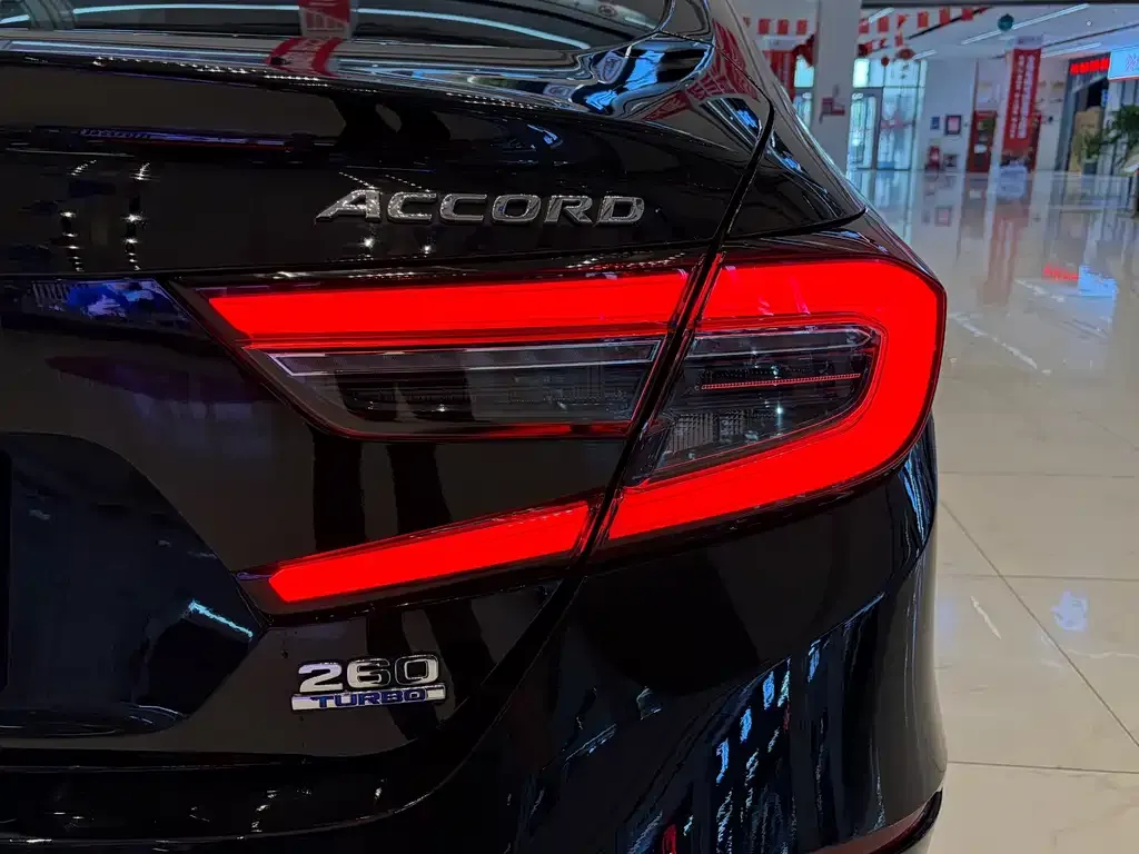 Honda Accord — фото 8