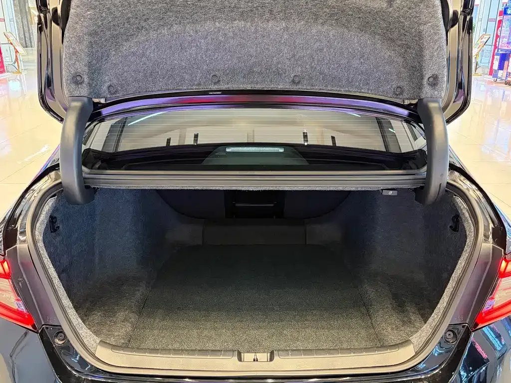 Honda Accord — фото 10