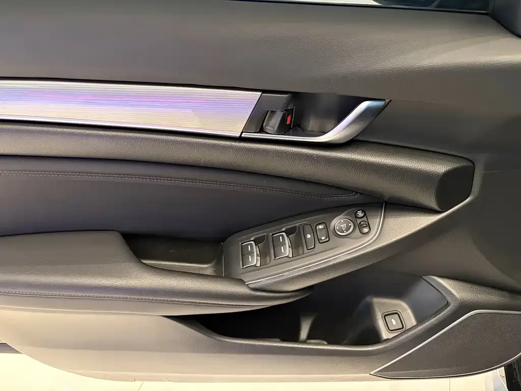 Honda Accord — фото 6