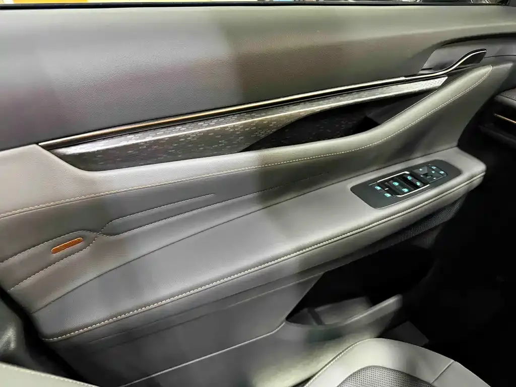 Ford Edge — фото 9