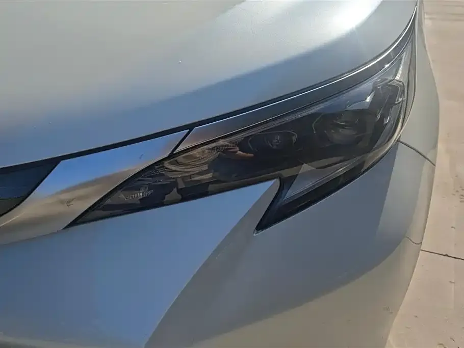 Toyota Sienna — фото 4