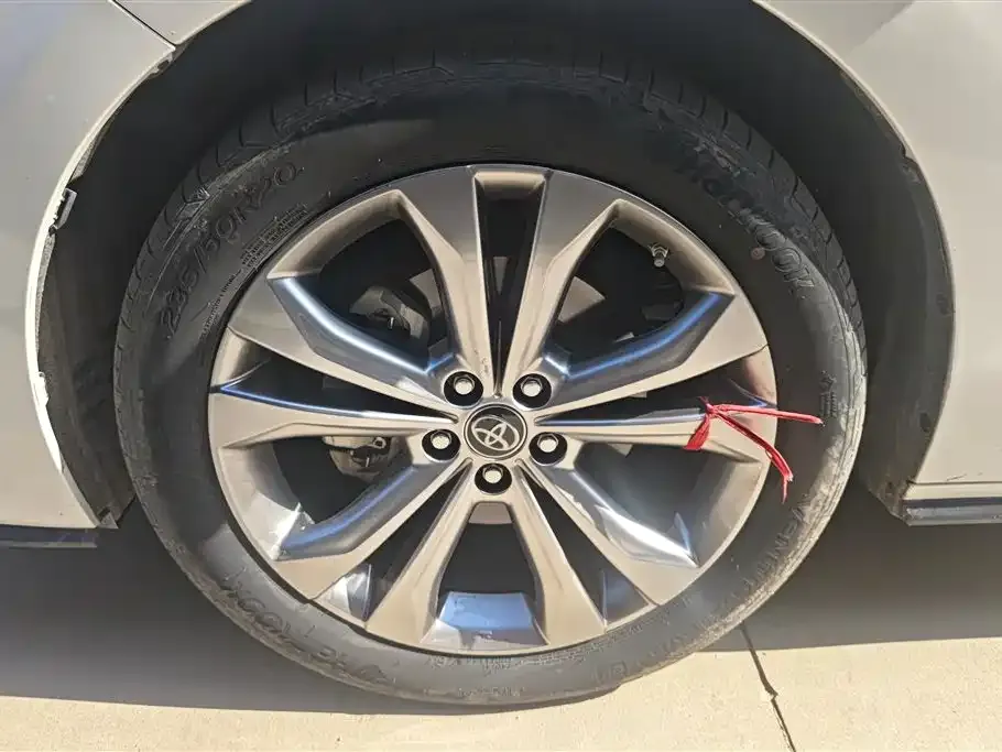 Toyota Sienna — фото 6