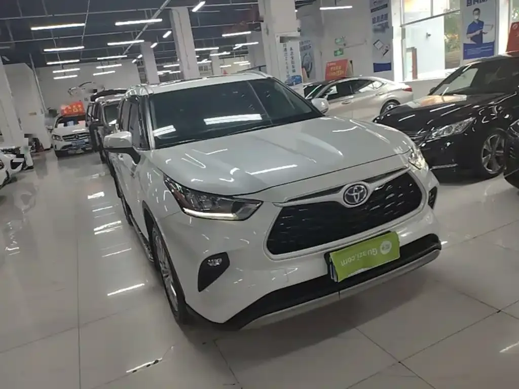 Toyota Highlander — фото 10