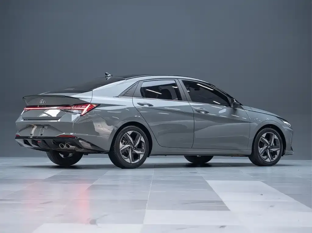 Hyundai Elantra — фото 7