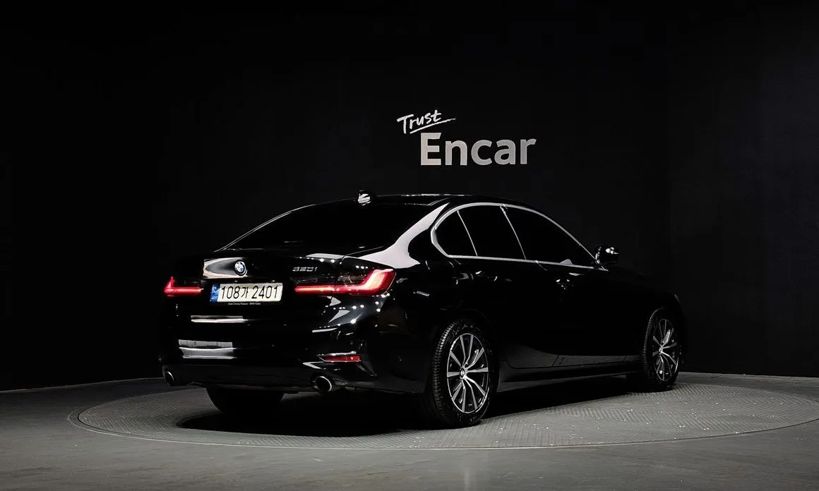 BMW 3-Series 2021 из KR, фото 3
