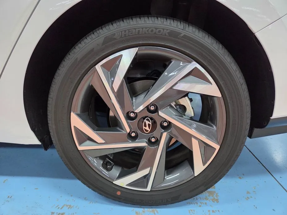 Hyundai AVANTE — фото 4