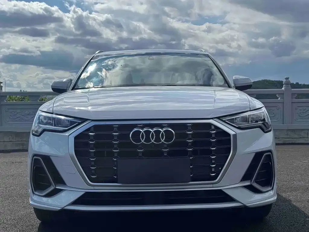 Audi Q3 — фото 10