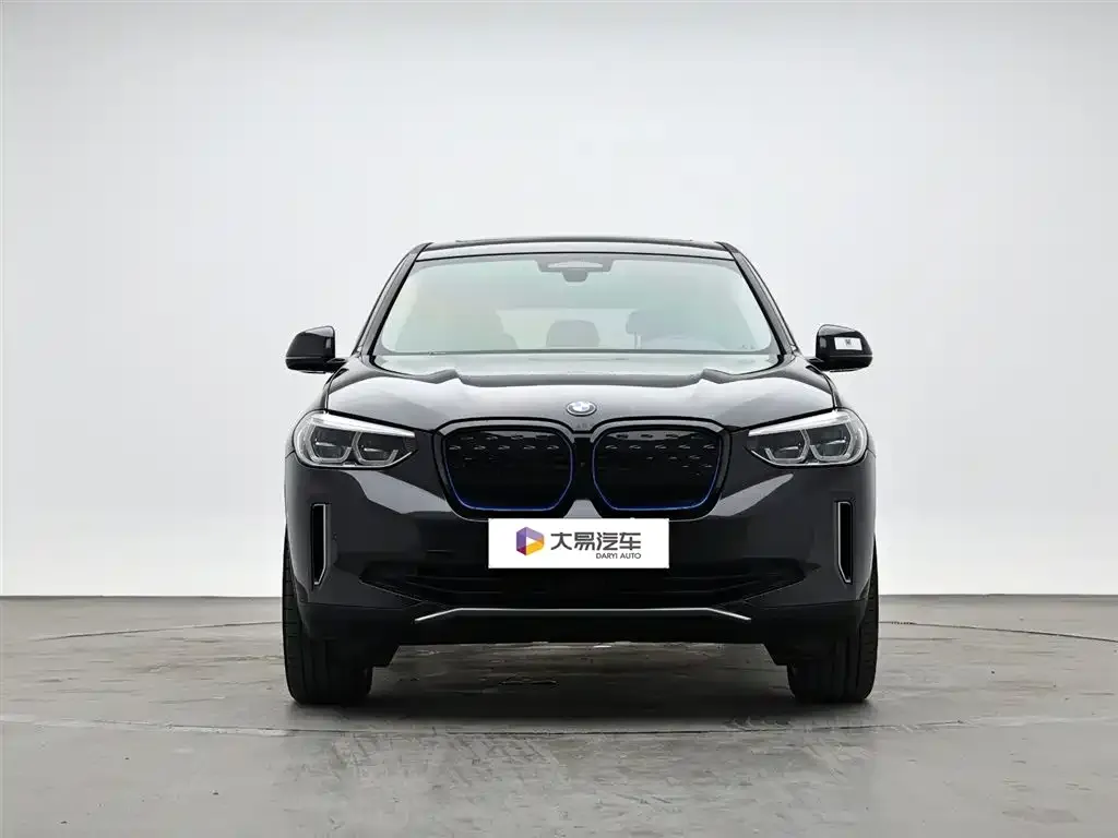 BMW iX3 — фото 6