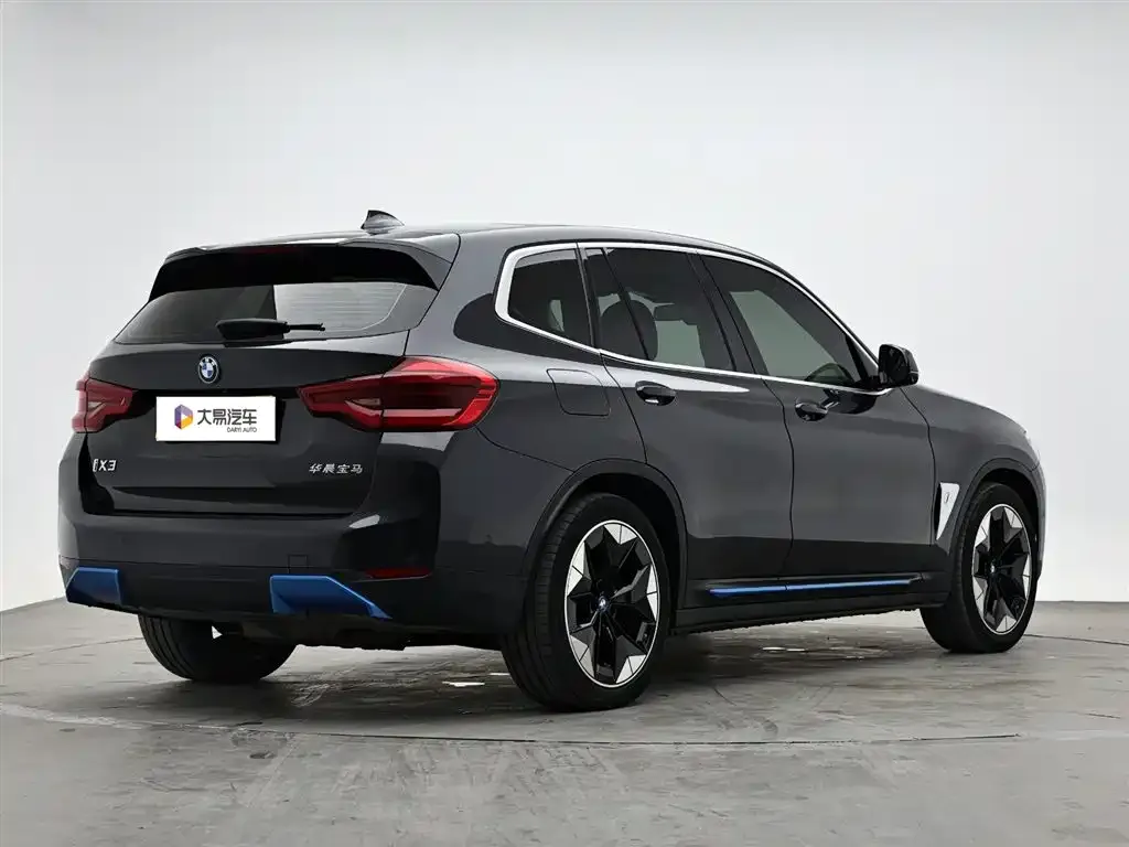 BMW iX3 — фото 2