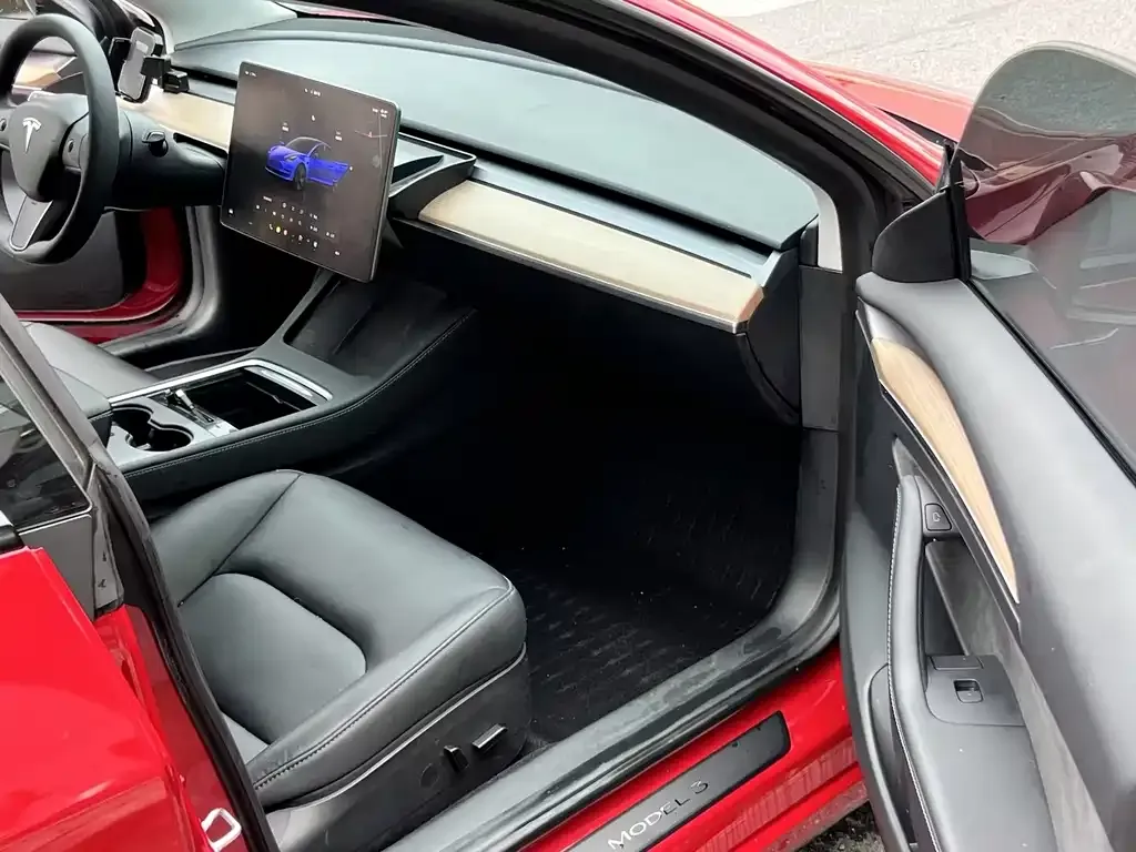 Tesla Model 3 — фото 2