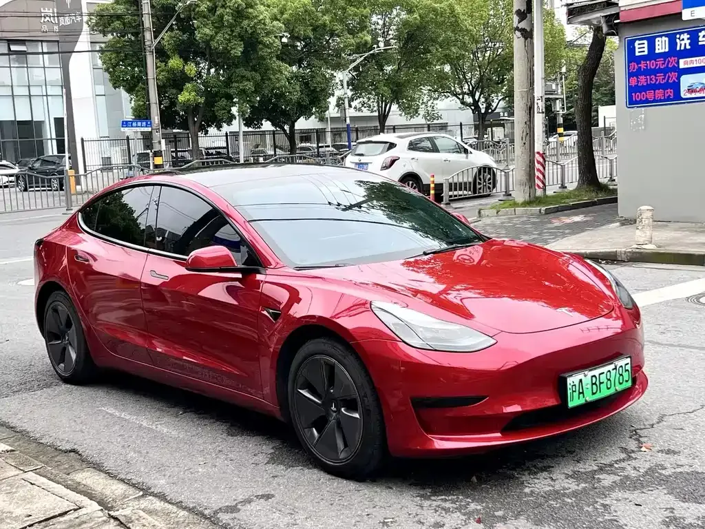 Tesla Model 3 — фото 7