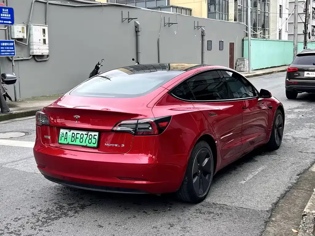 Tesla Model 3 — фото 6