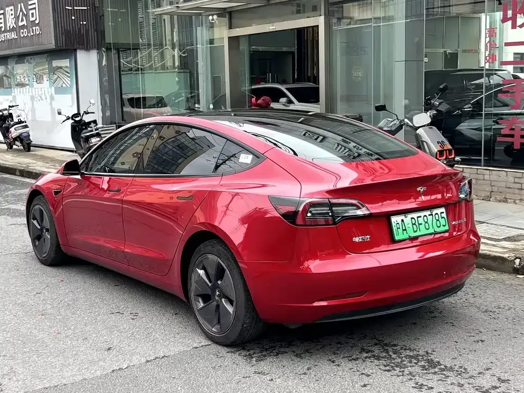 Tesla Model 3 — фото 5
