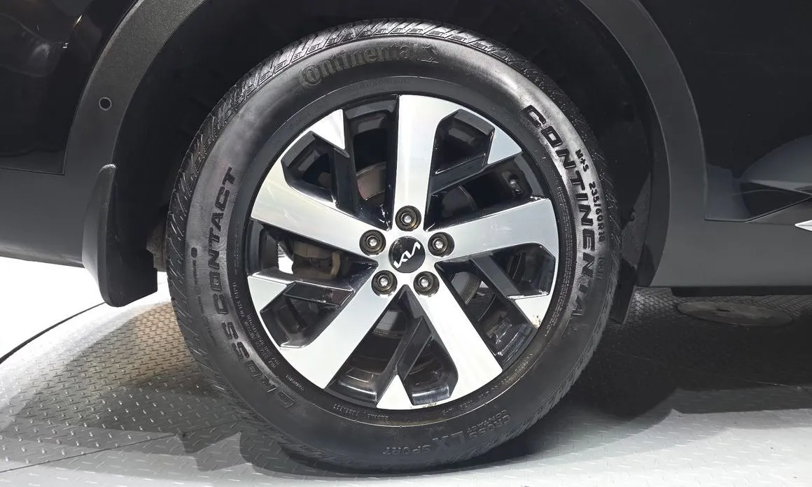 Kia Sorento — фото 7