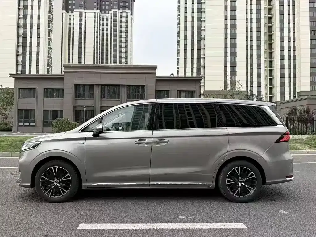 Roewe iMAX8 — фото 8