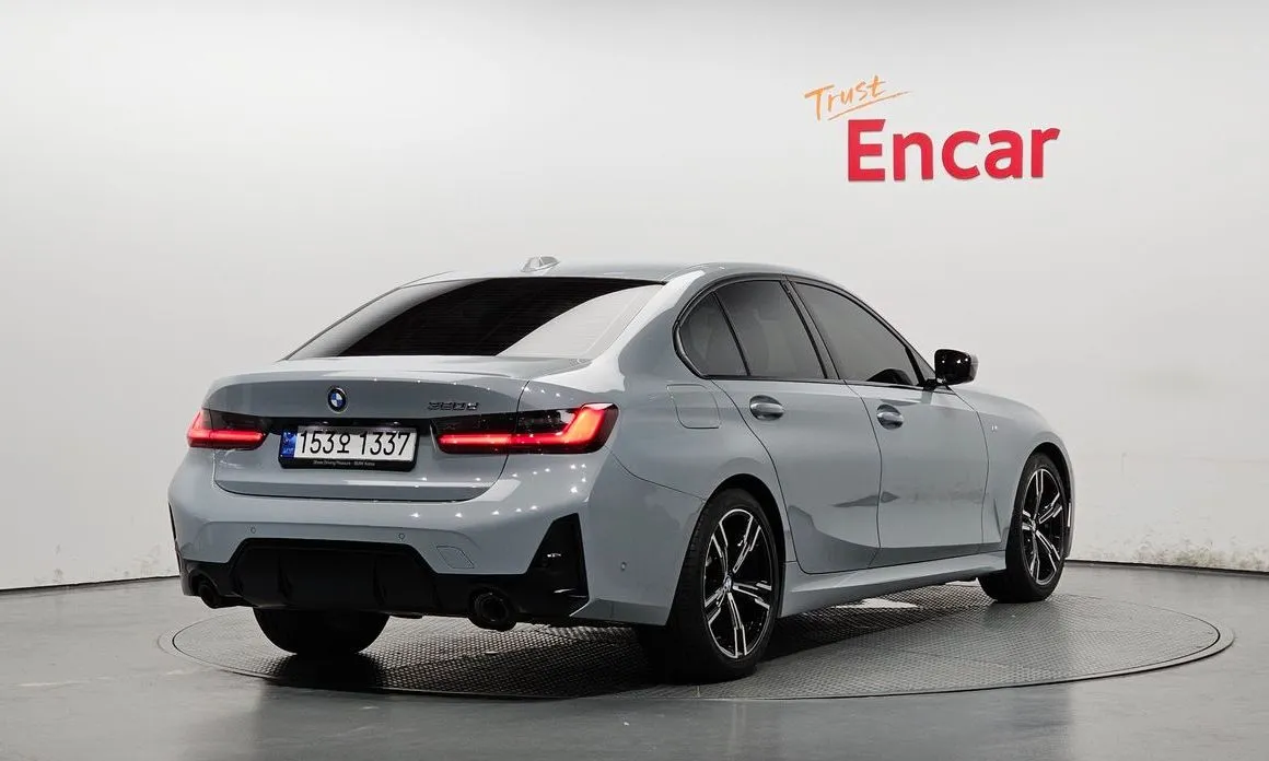 BMW 3-Series 2023 из KR, фото 3