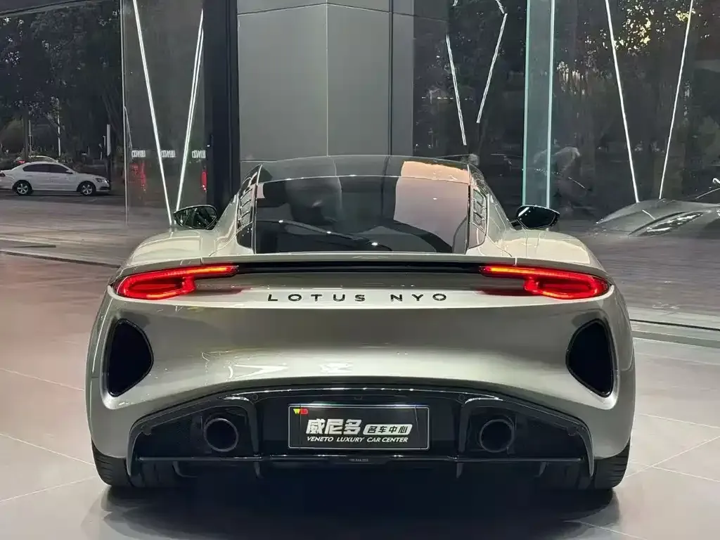 Lotus Emira — фото 4