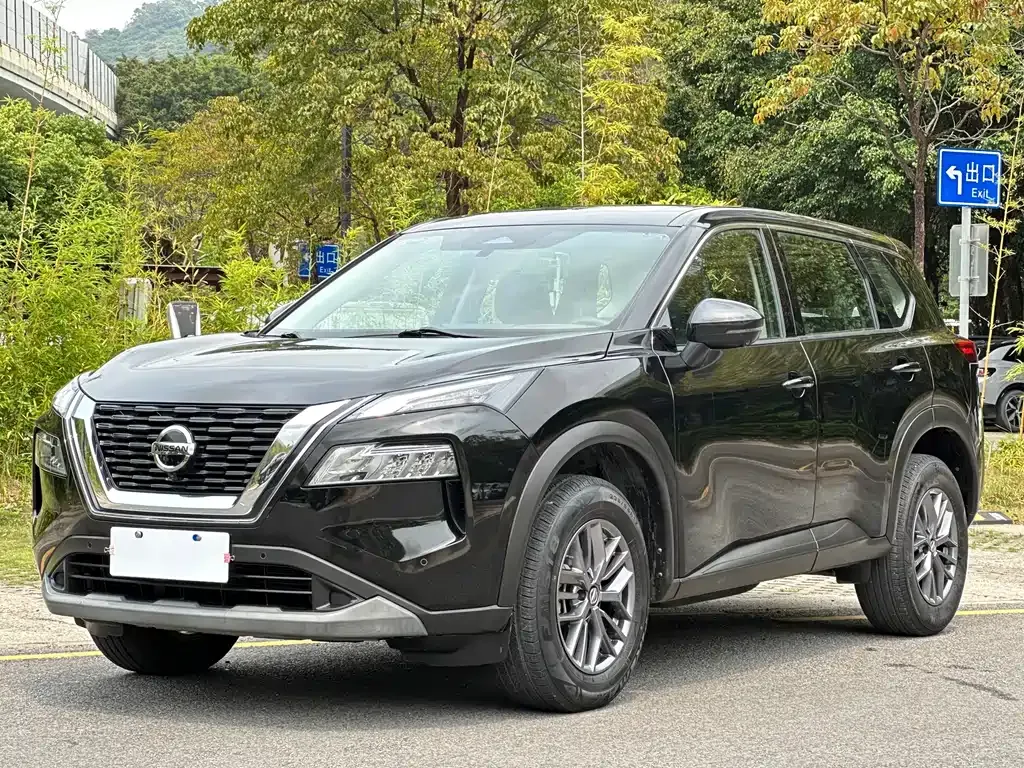 Nissan X-Trail — фото 1