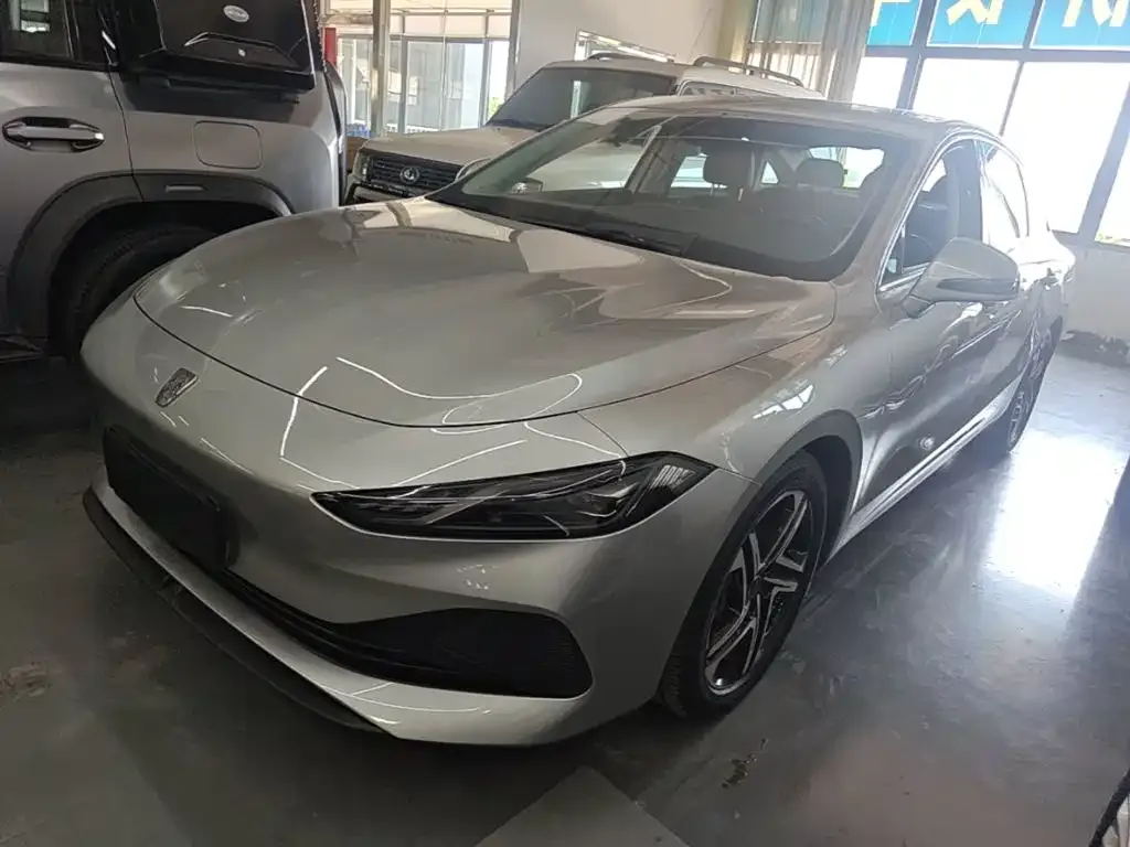 Roewe D7 — фото 1