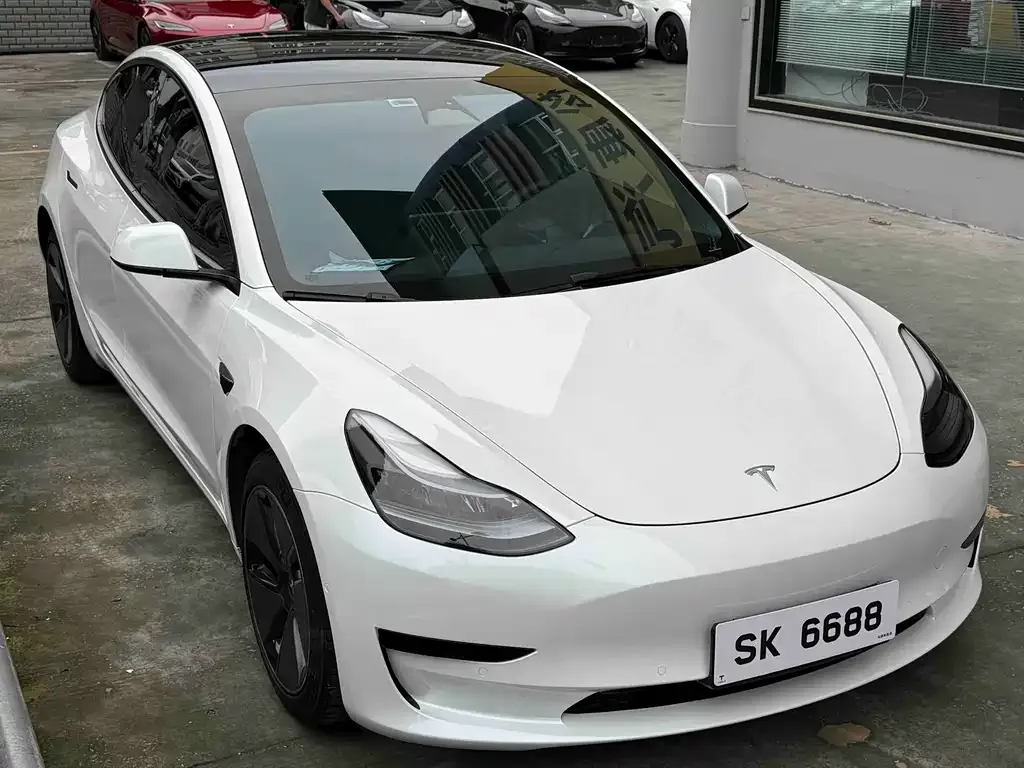 Tesla Model 3 — фото 8