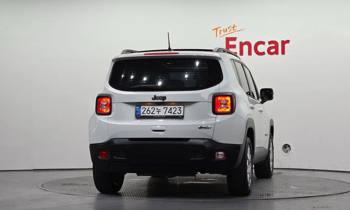 Jeep Renegade — фото 4