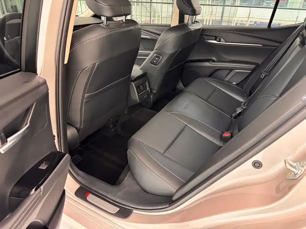Toyota Camry 2024 из CN, фото 4