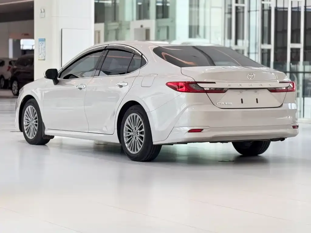 Toyota Camry 2024 из CN, фото 2