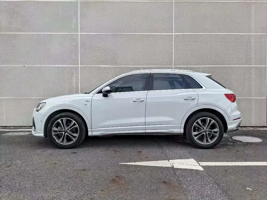 Audi Q3 — фото 6