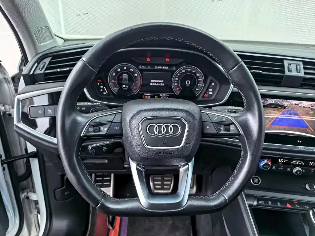 Audi Q3 — фото 4
