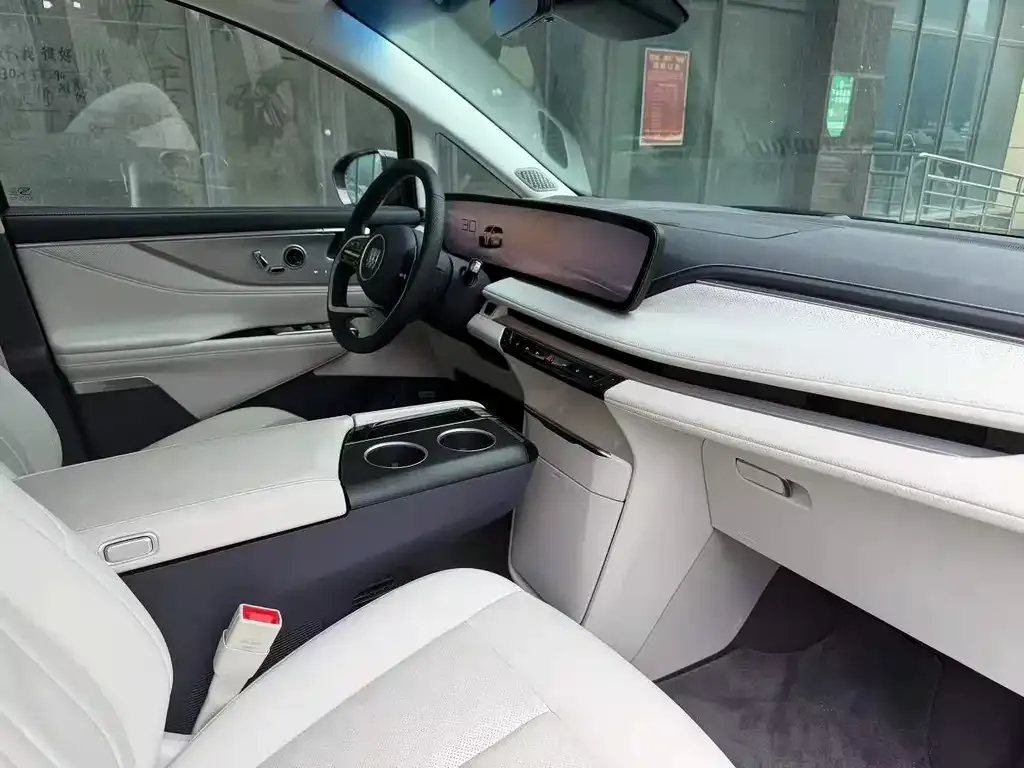 Buick GL8 Hybrid — фото 3