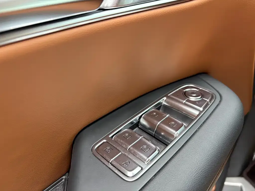 Hongqi HQ9 PHEV 2024 из CN, фото 3
