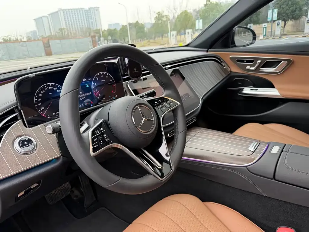 Mercedes-Benz E-Class — фото 10