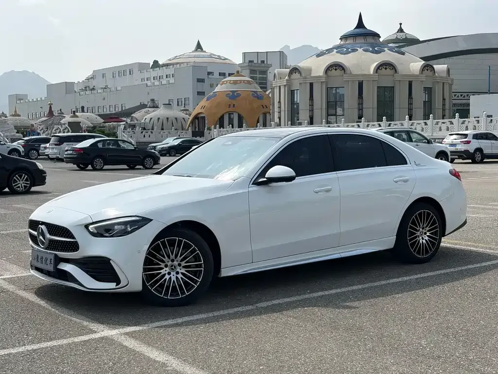 Mercedes-Benz C-Class — фото 1