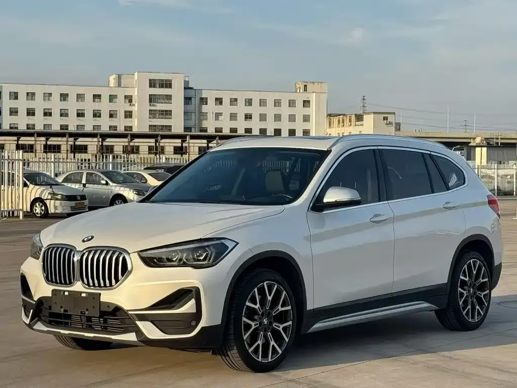 BMW X1 — фото 1