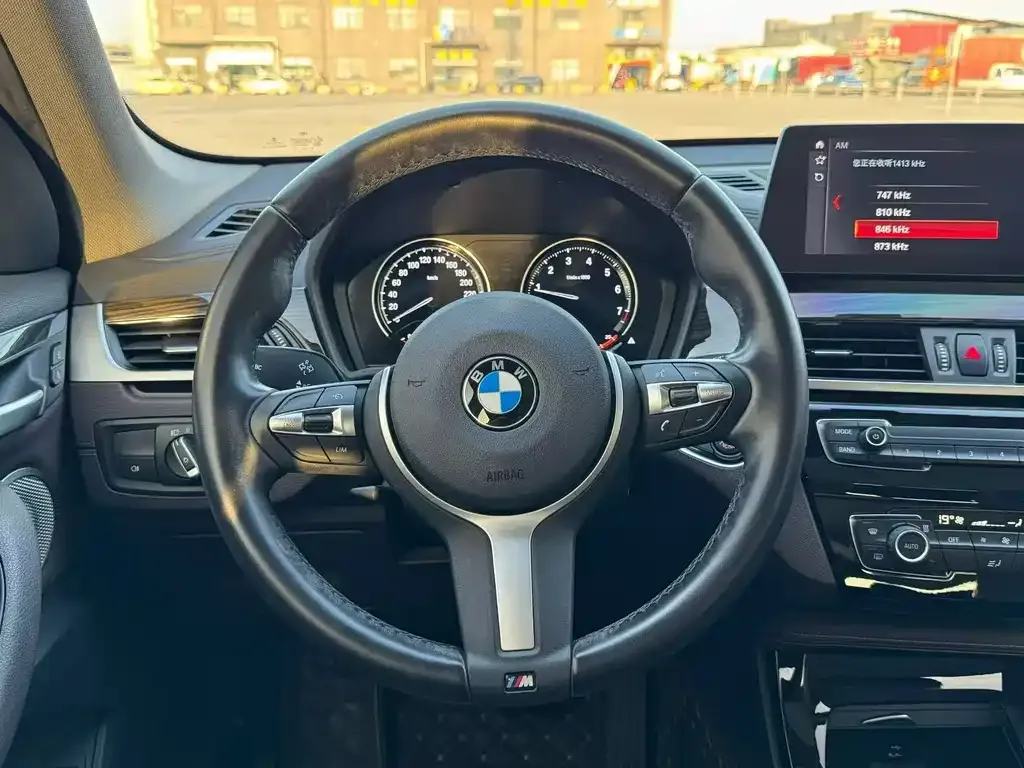 BMW X1 — фото 8