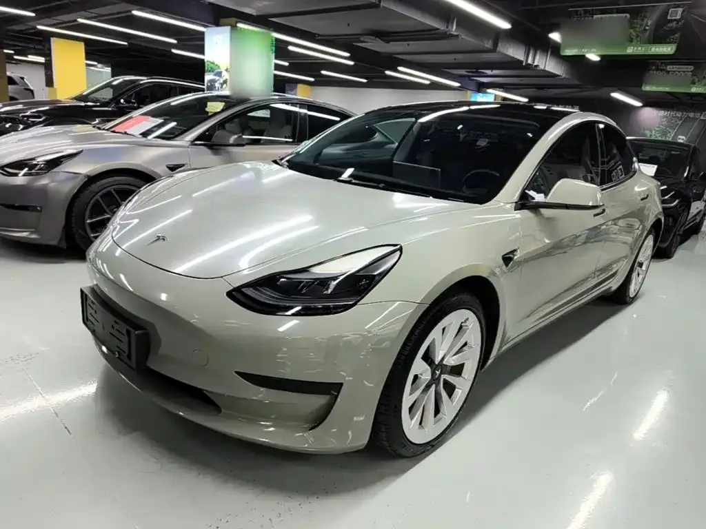 Tesla Model 3 — фото 10