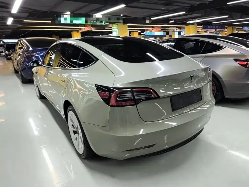Tesla Model 3 — фото 9