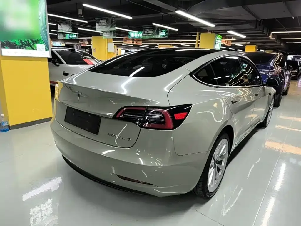 Tesla Model 3 — фото 3
