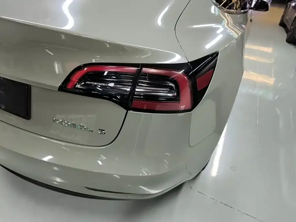Tesla Model 3 — фото 7