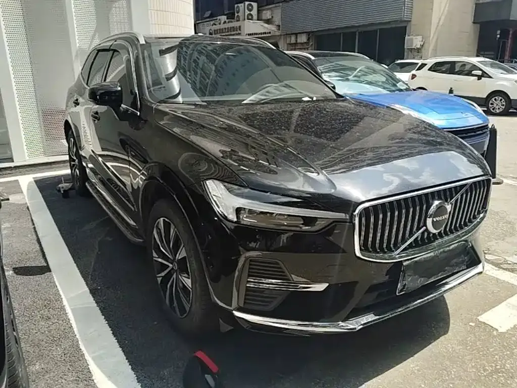 Volvo XC60 — фото 9