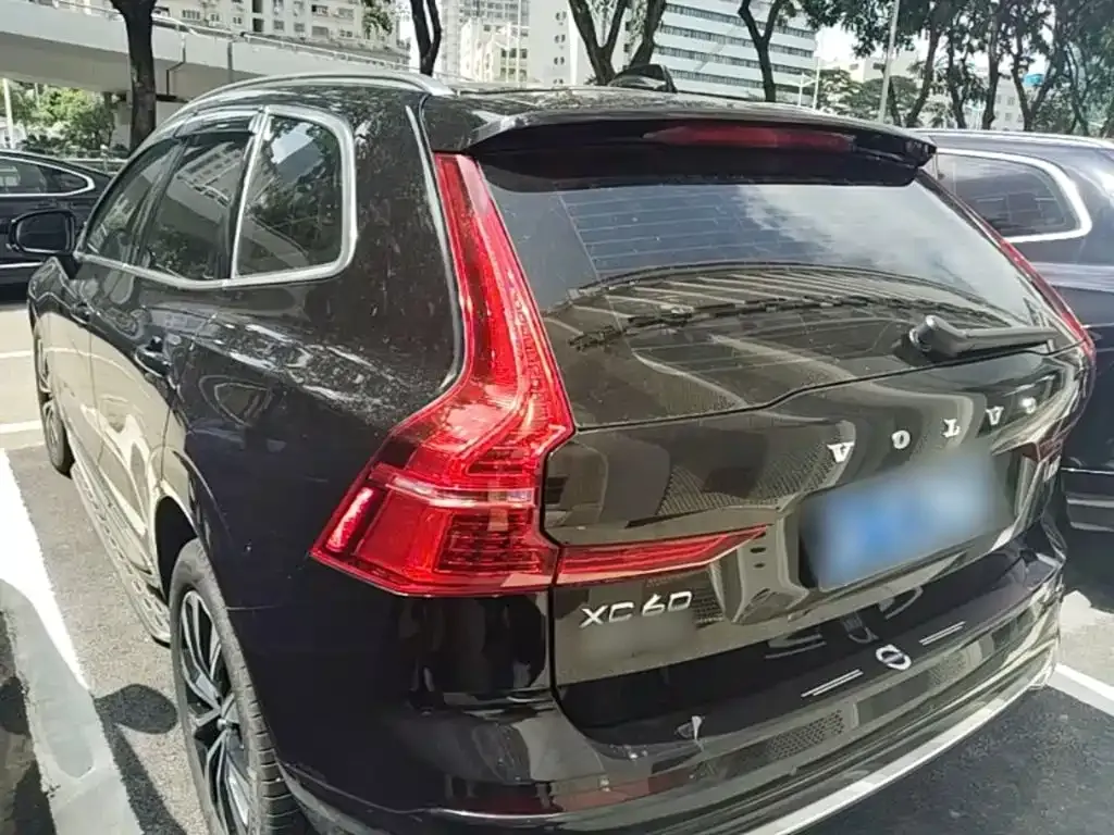 Volvo XC60 — фото 7