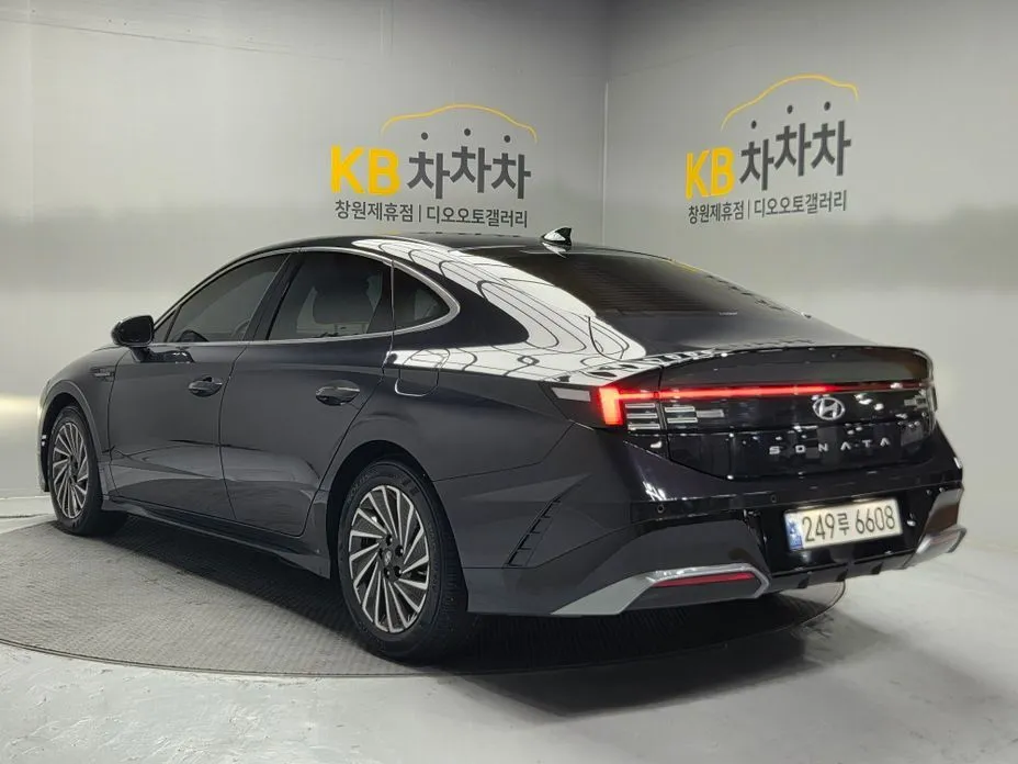 Hyundai Sonata 2024 из KR, фото 2
