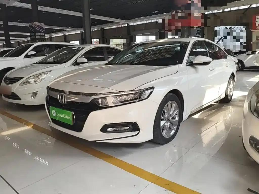 Honda Accord — фото 1