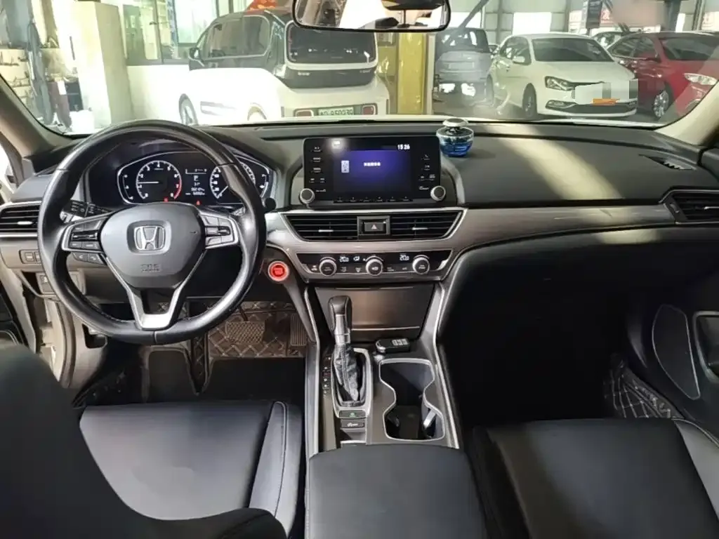 Honda Accord — фото 5