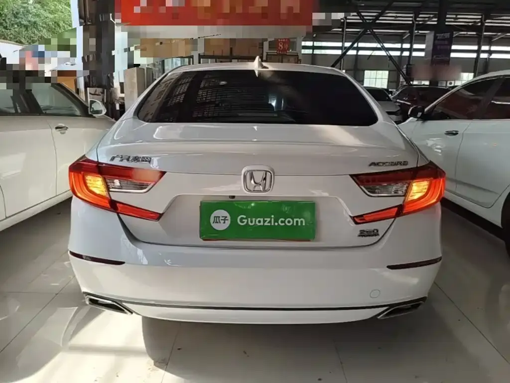 Honda Accord — фото 10