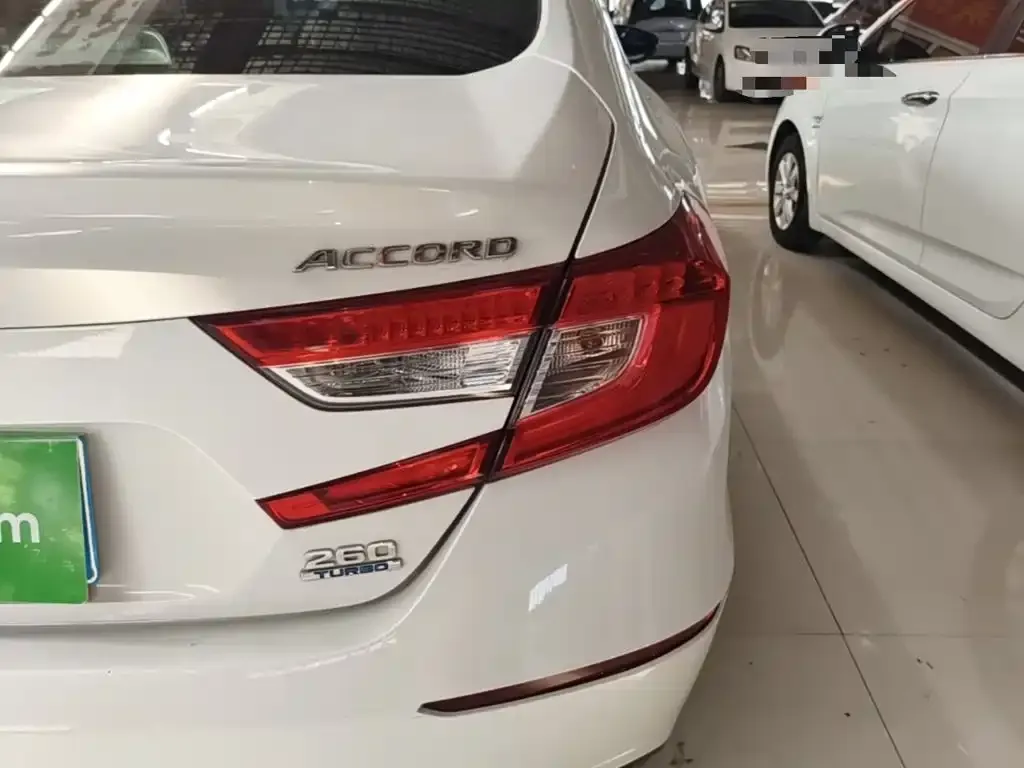 Honda Accord — фото 6