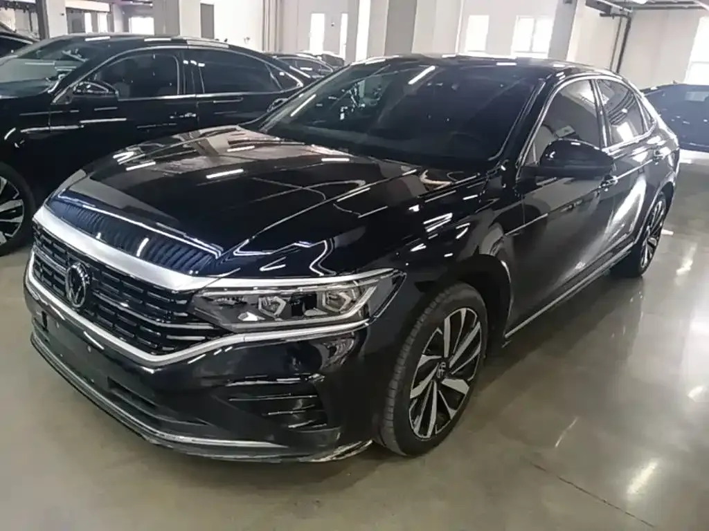 Volkswagen Passat — фото 1
