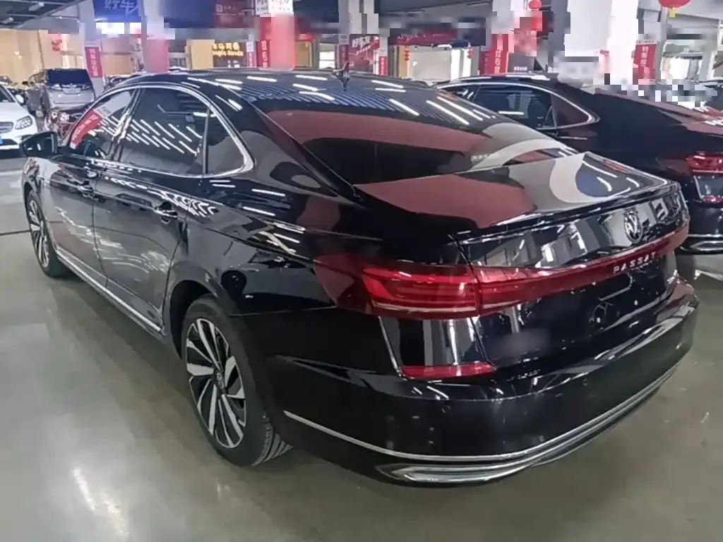 Volkswagen Passat — фото 4