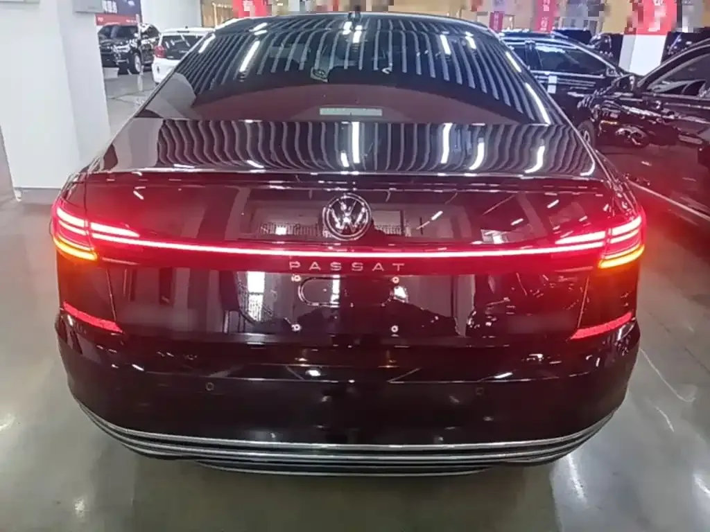 Volkswagen Passat — фото 5