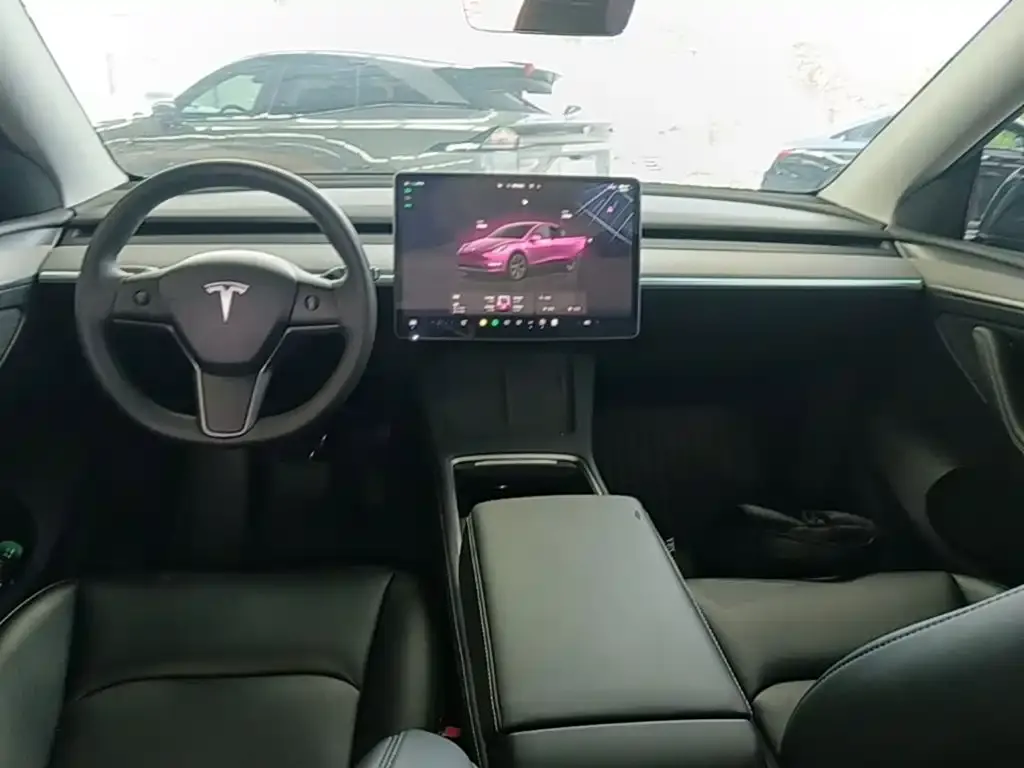 Tesla Model Y — фото 2